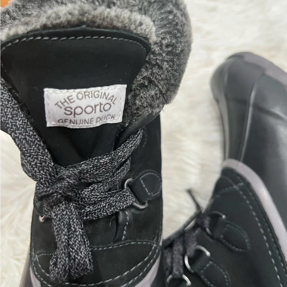 The‎ original Sporto genuine duck boots size 9